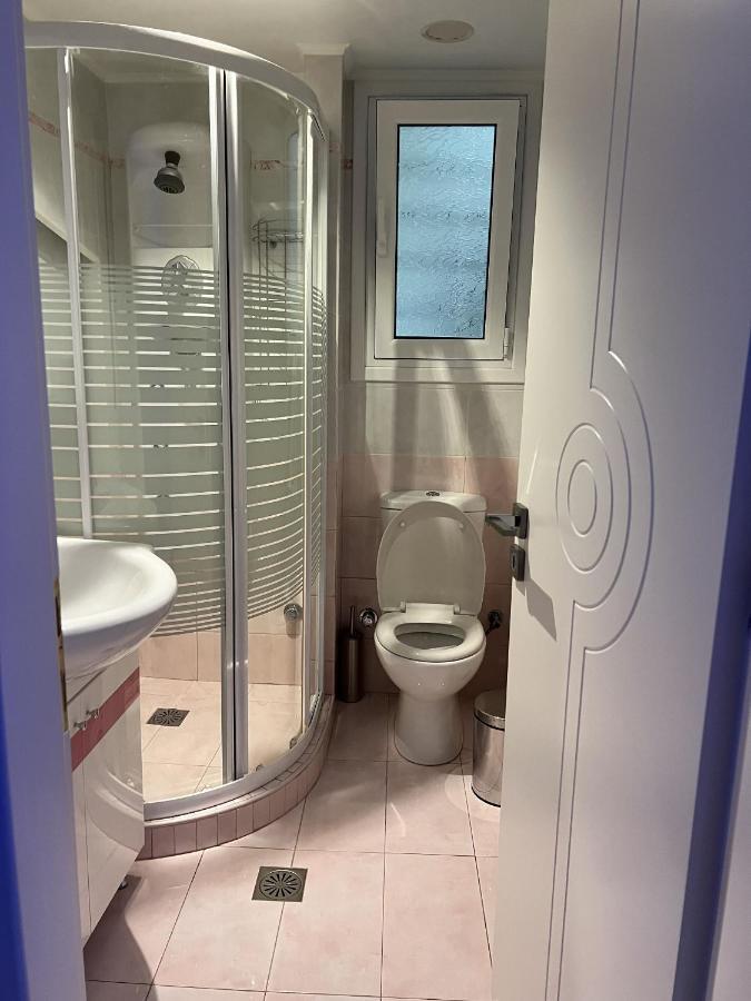 Piraeus Cozy Apartment Bagian luar foto